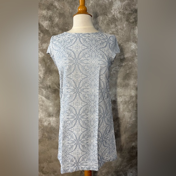 Halogen Tops - Halogen Light Blue Scoop Neck Tunic with White Medallion Print (Love 19)